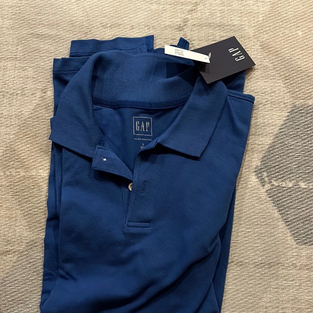 GAP polo NWT laRge